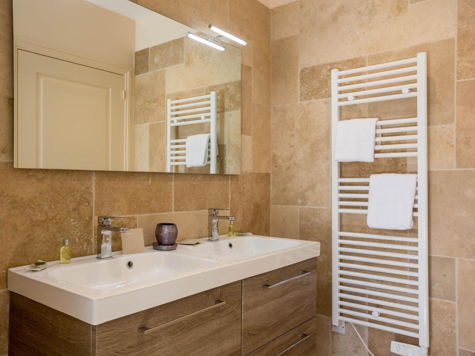 Le Cara - 4 Appartements Calmes Et Chics Au Coeur De Beaune Beaune  Zimmer foto